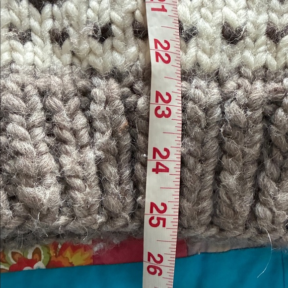 Kanata Cowichan Hand Knitted Heavy Wool Sweater - Picture 5 of 5